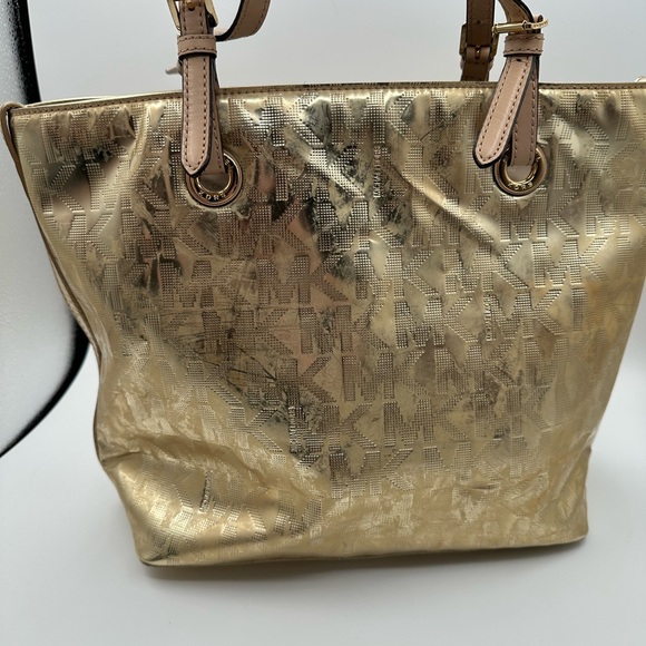 GIVEAWAY Michael Kors GOLD Tote - Picture 1 of 5